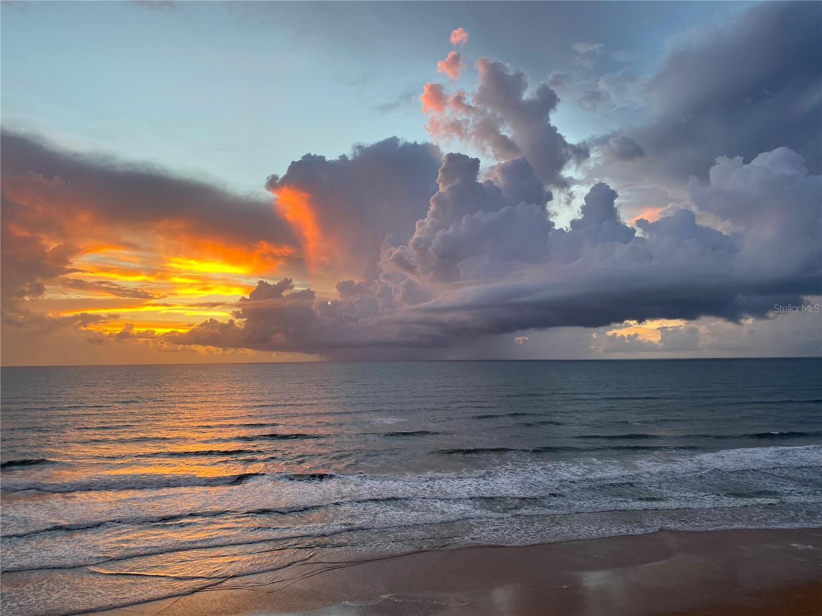 AQUARIUS OCEANFRONT - Residential