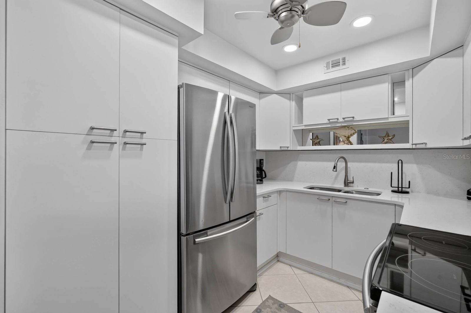 AQUARIUS OCEANFRONT - Residential