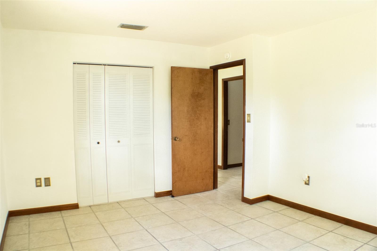 TREVASKIS LT 21 BLK 30 ORANGE CITY - Residential