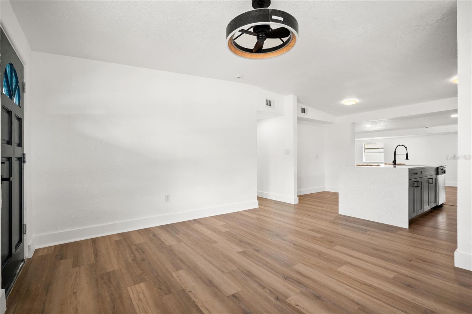 SEMINOLE LAKE VILLAGE 2ND ADD - Residential