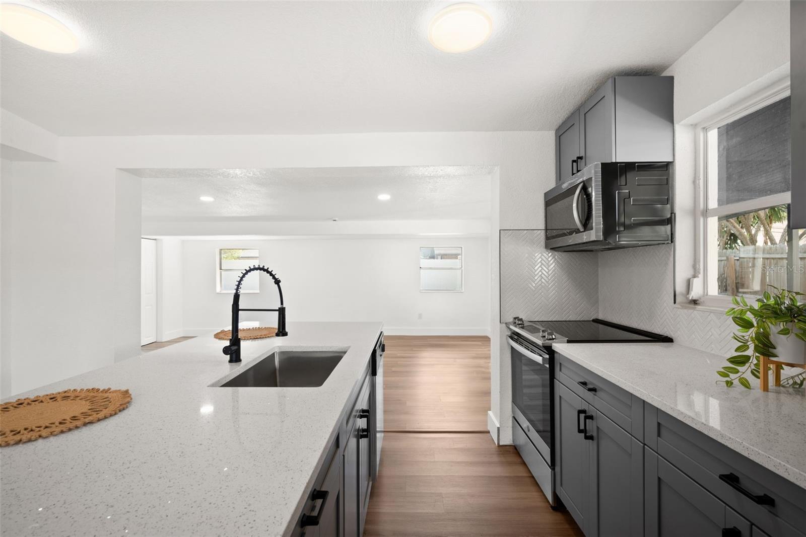 SEMINOLE LAKE VILLAGE 2ND ADD - Residential