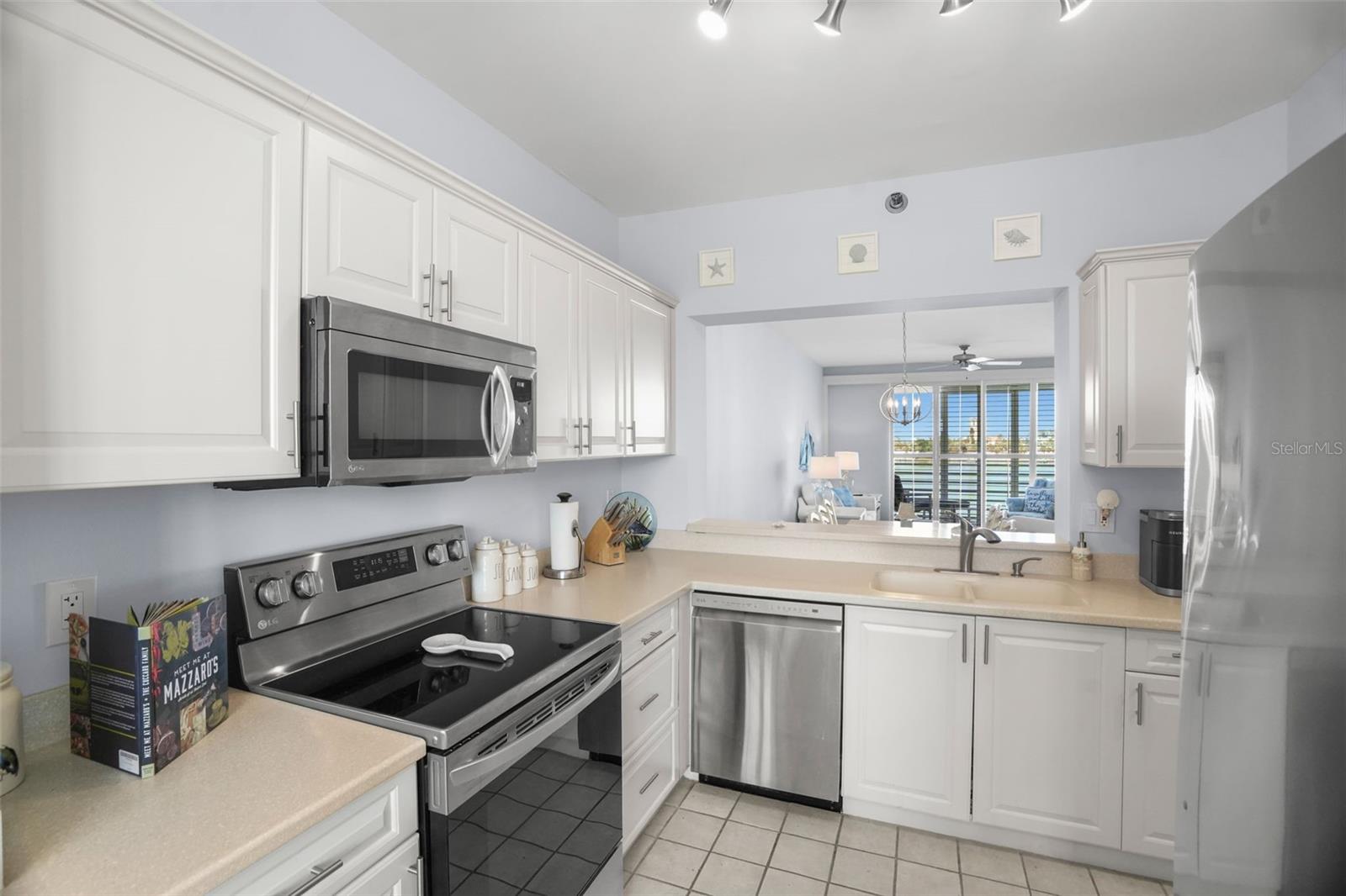 HARBOURSIDE CONDO - Residential