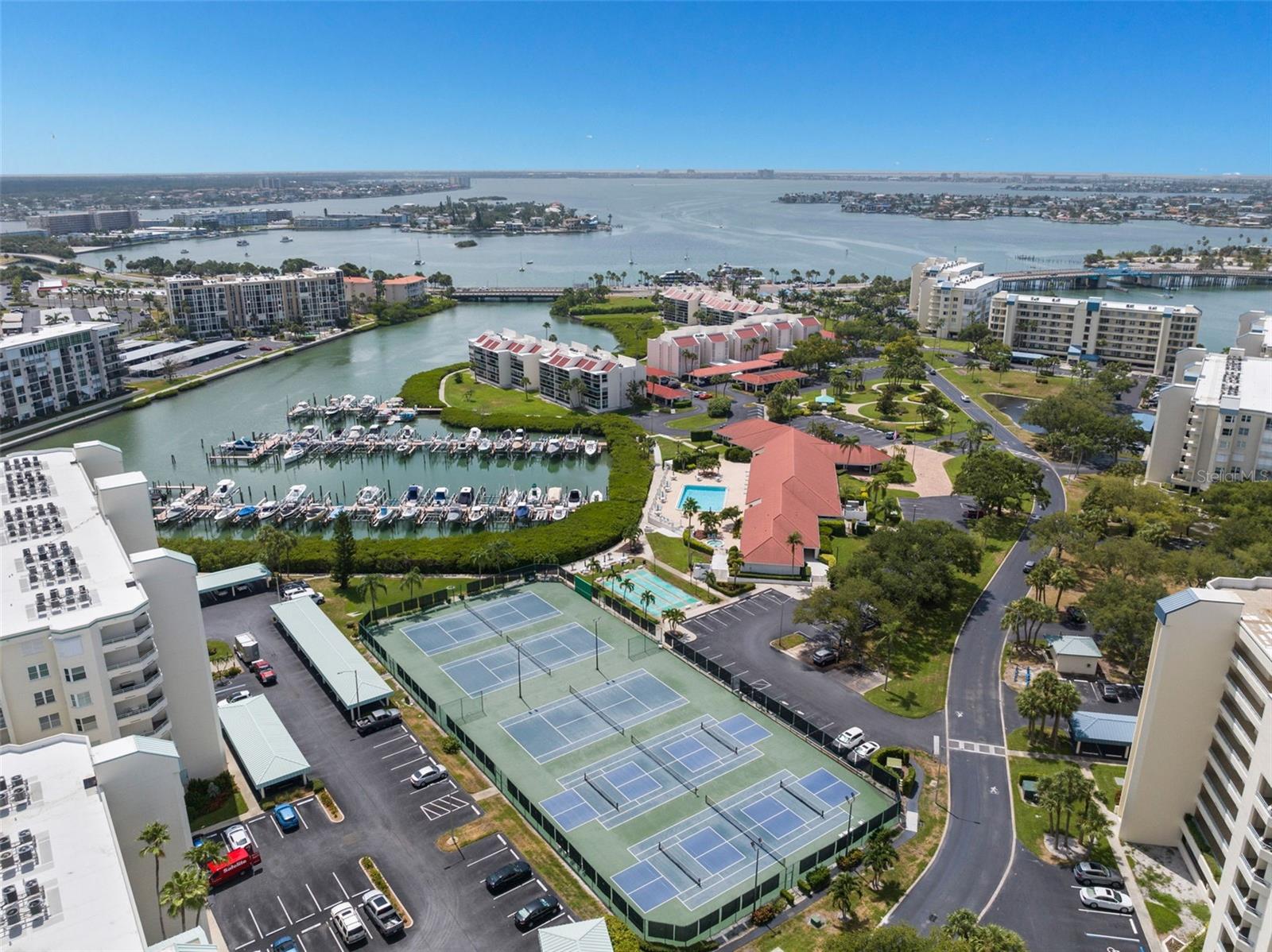 HARBOURSIDE CONDO - Residential