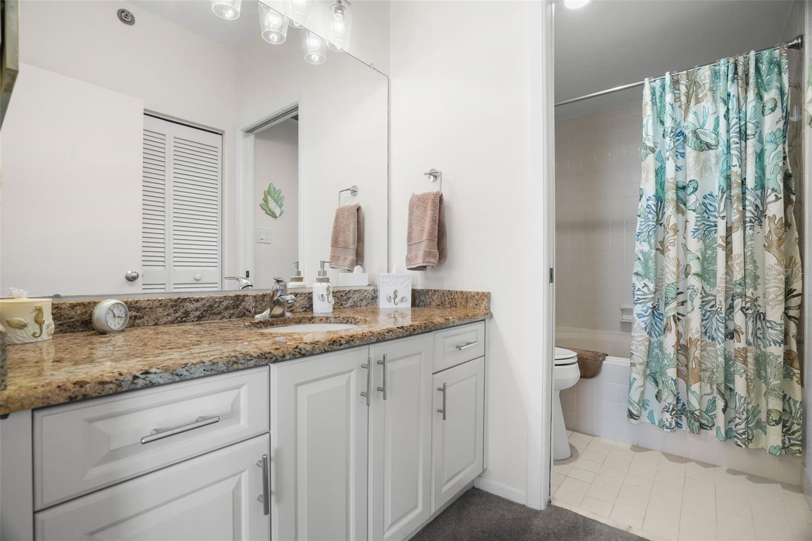 HARBOURSIDE CONDO - Residential