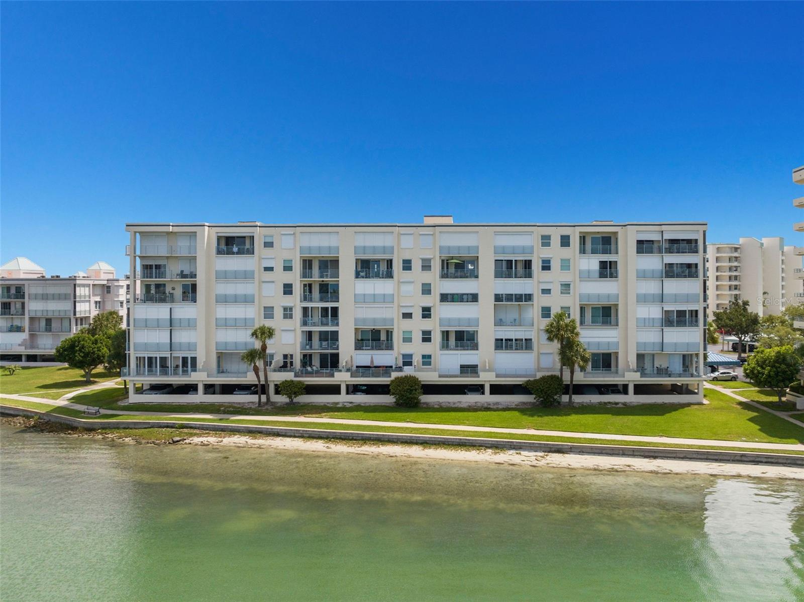 HARBOURSIDE CONDO - Residential
