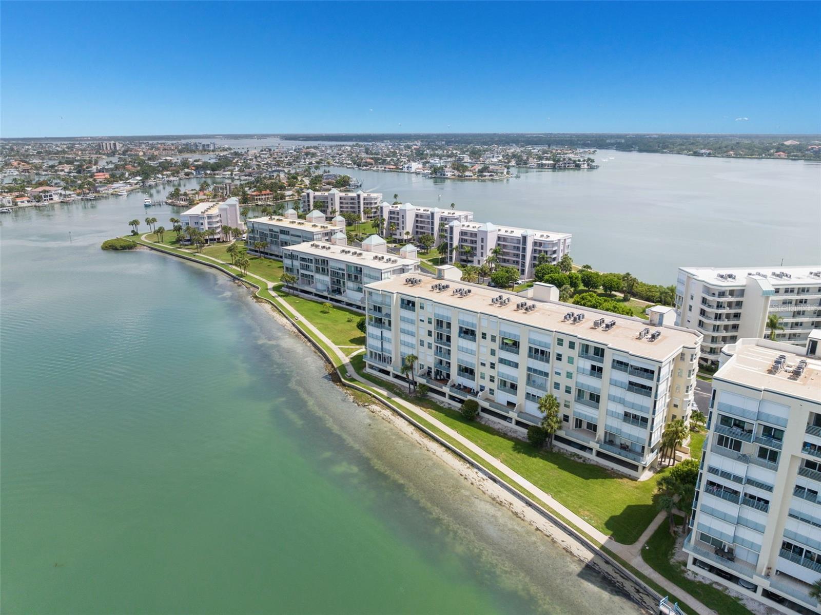 HARBOURSIDE CONDO - Residential