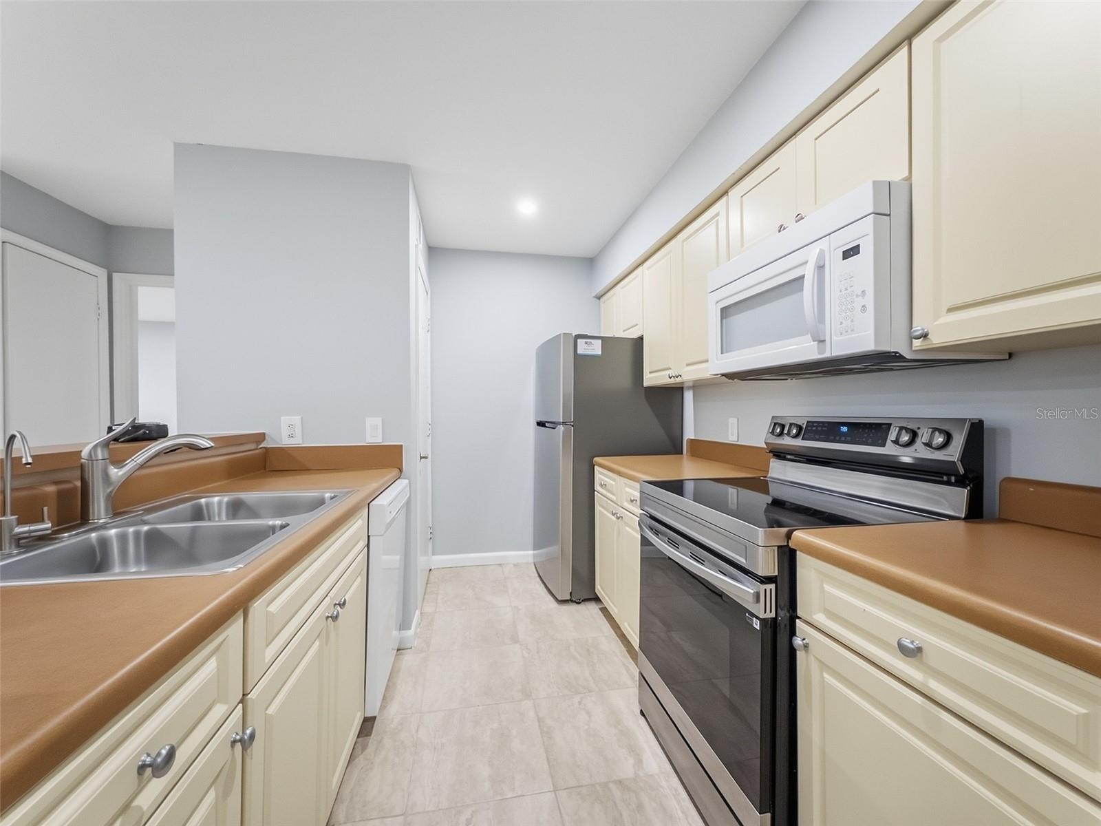 THE HIGHLANDS AT HUNTERS GREE - Residential