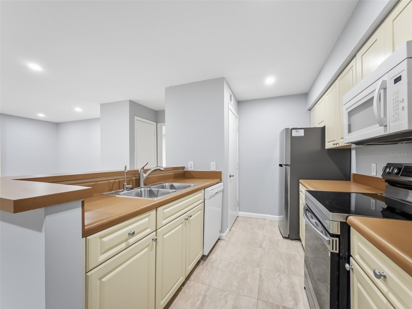 THE HIGHLANDS AT HUNTERS GREE - Residential