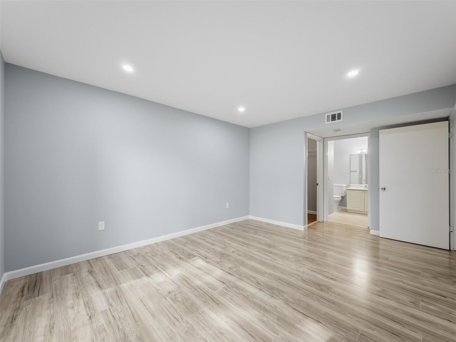 THE HIGHLANDS AT HUNTERS GREE - Residential