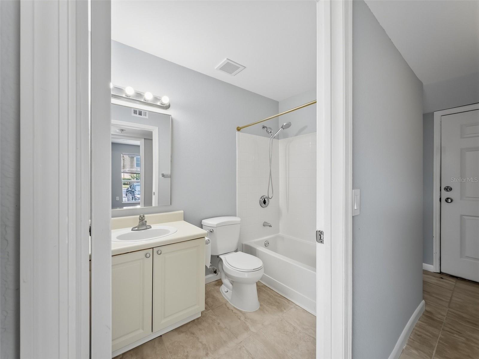 THE HIGHLANDS AT HUNTERS GREE - Residential
