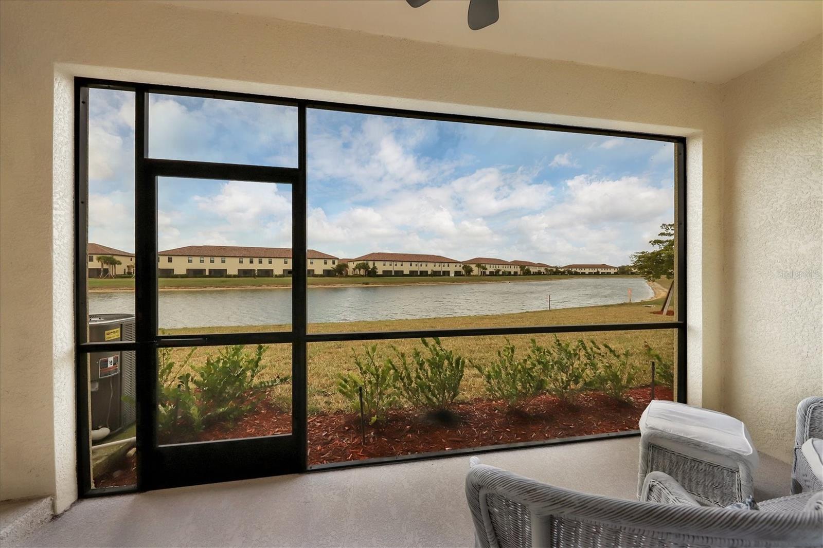 GRAN PARADISO TWNHMS 1B - Residential Lease