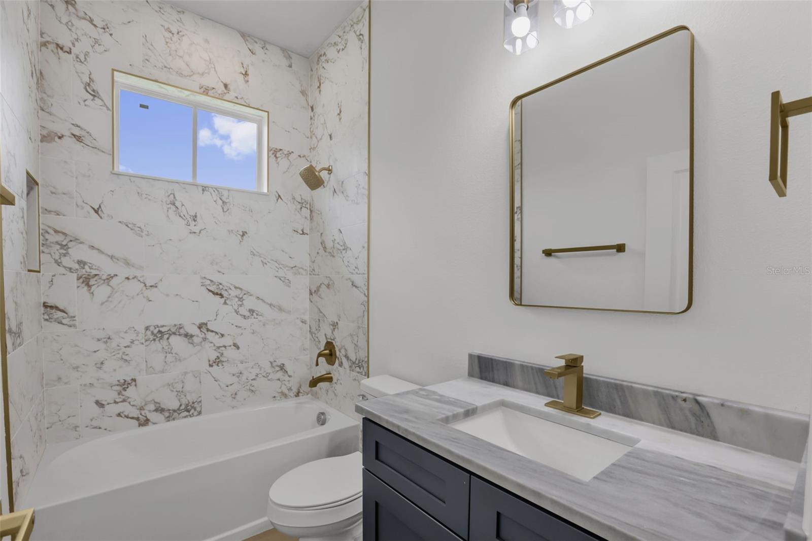 1702 - DAYTONA PARK EST SEC C - Residential