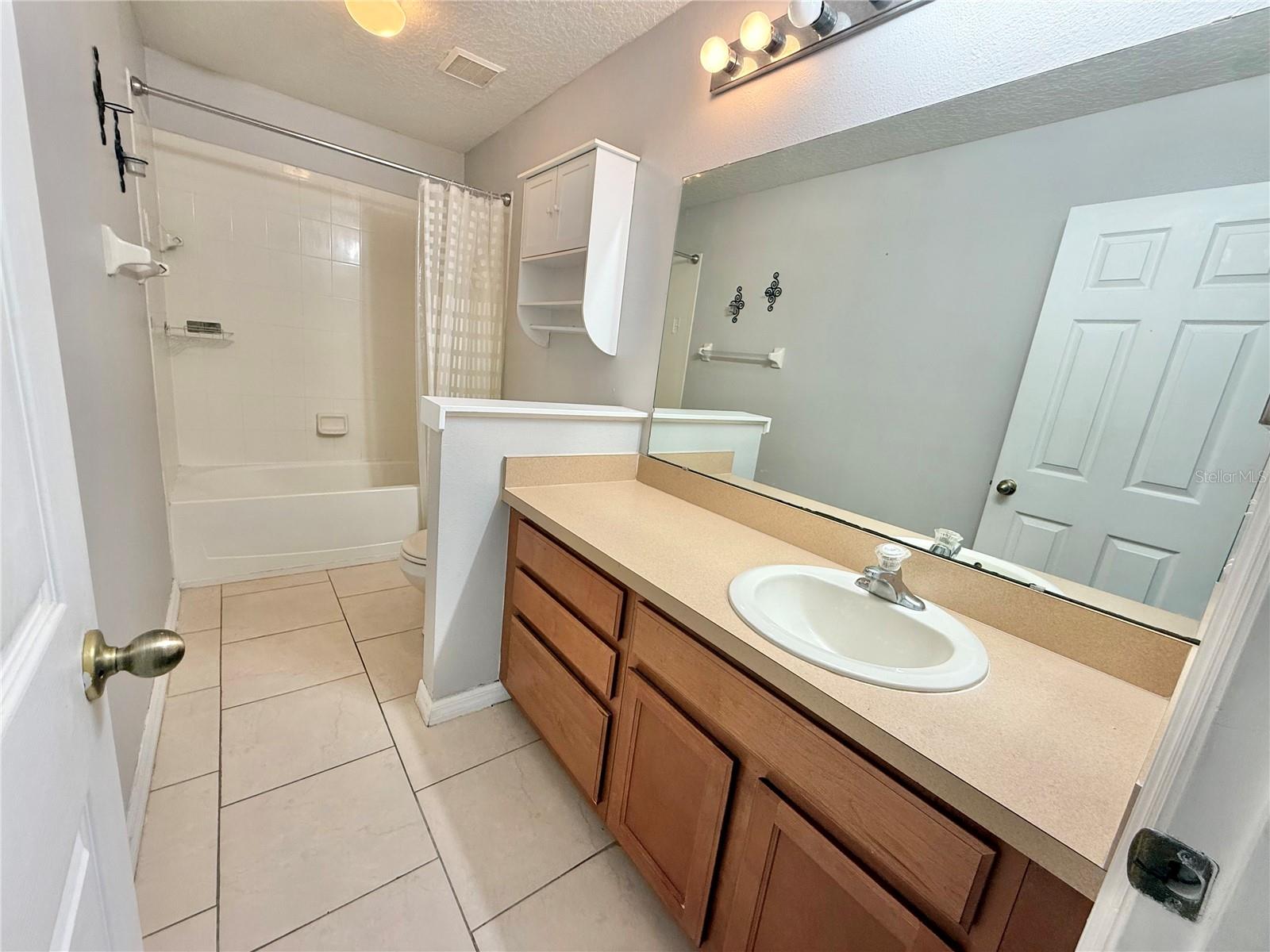OAKCREST/SOUTHMEADOWPH N - Residential Lease
