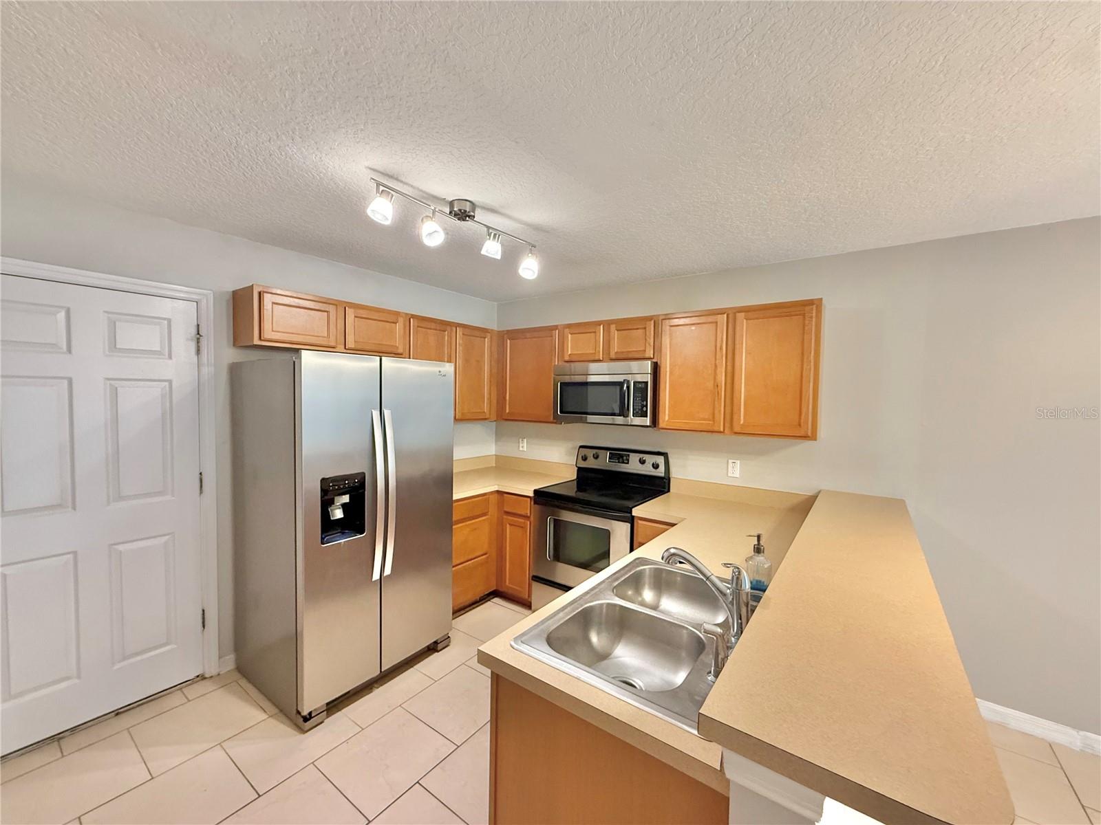 OAKCREST/SOUTHMEADOWPH N - Residential Lease