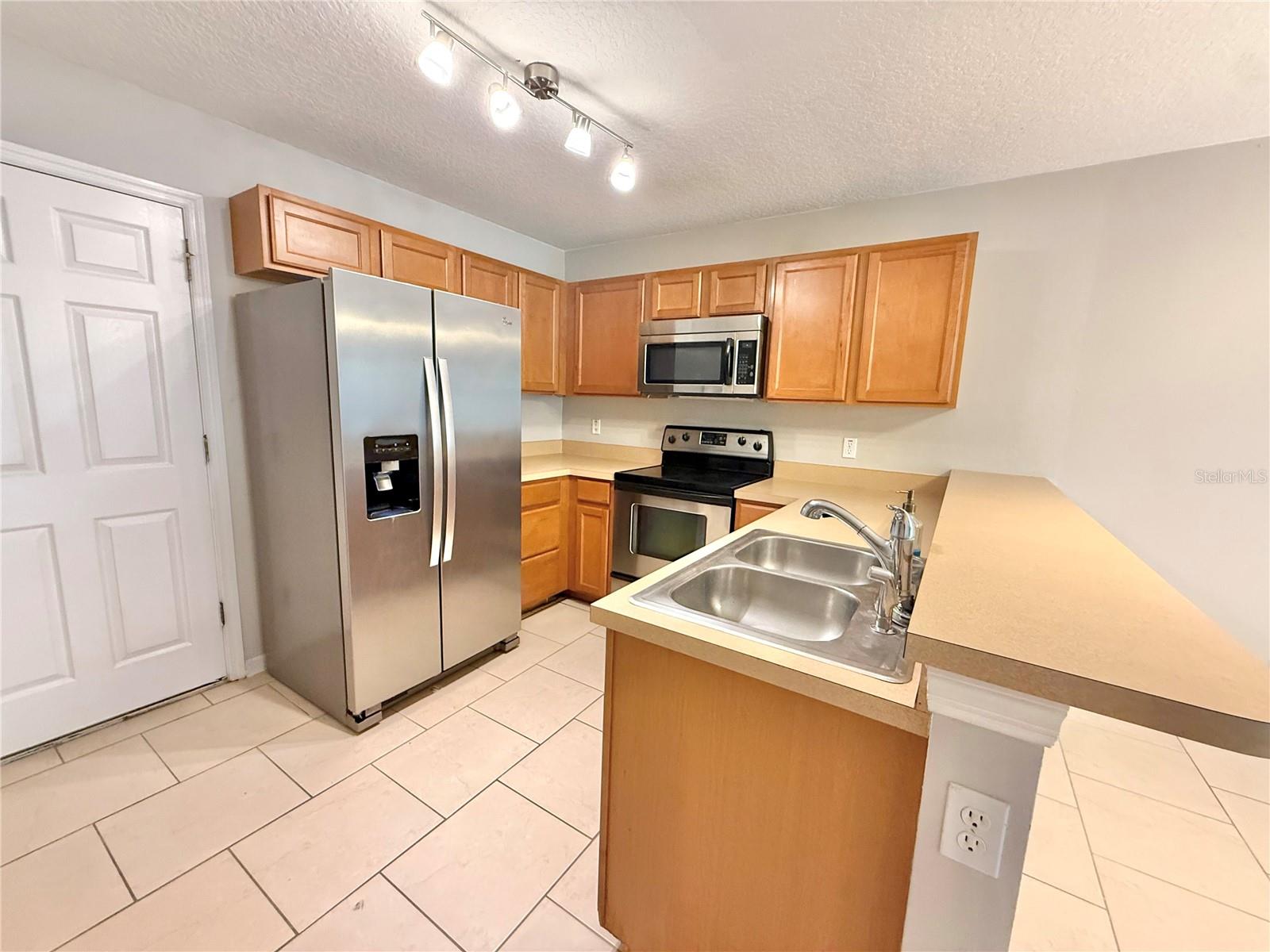 OAKCREST/SOUTHMEADOWPH N - Residential Lease