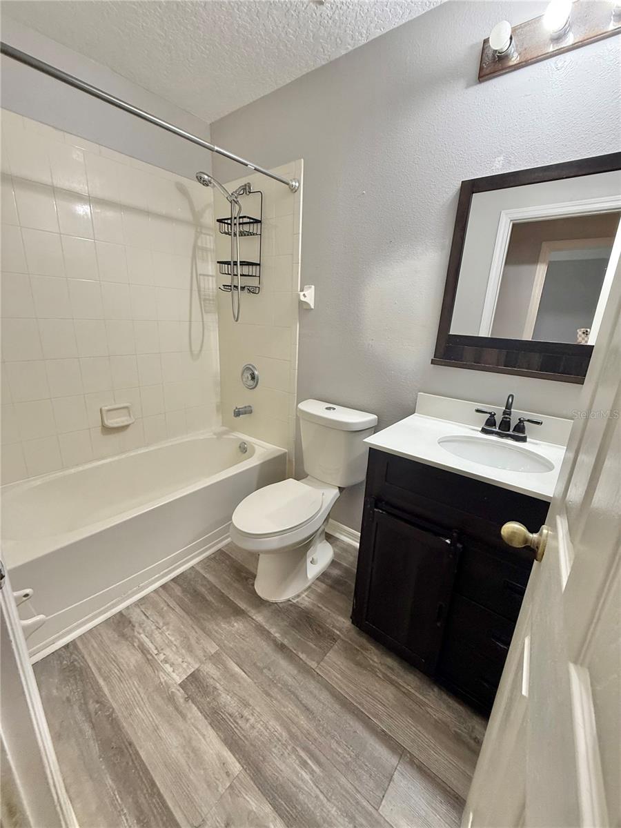 OAKCREST/SOUTHMEADOWPH N - Residential Lease