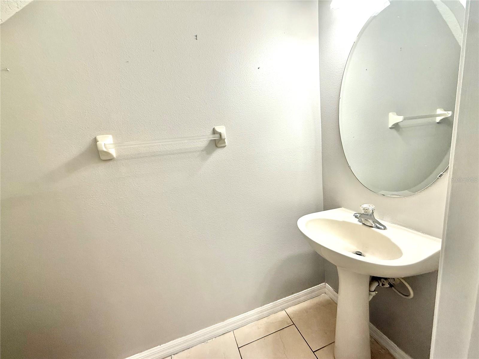OAKCREST/SOUTHMEADOWPH N - Residential Lease