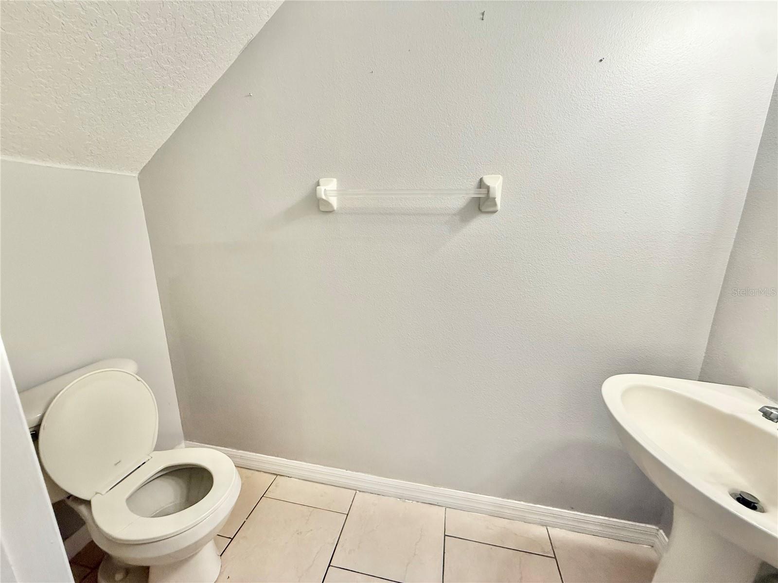 OAKCREST/SOUTHMEADOWPH N - Residential Lease