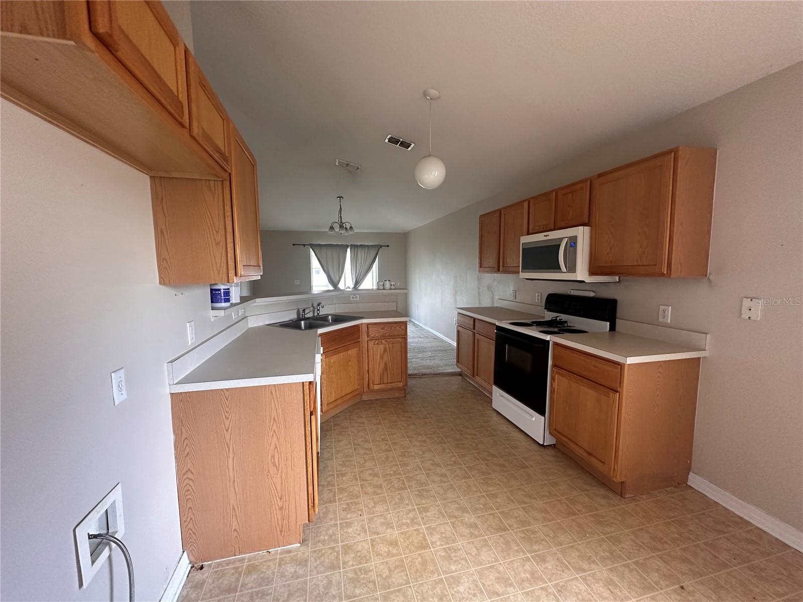 MARION OAKS UN 03 - Residential Lease