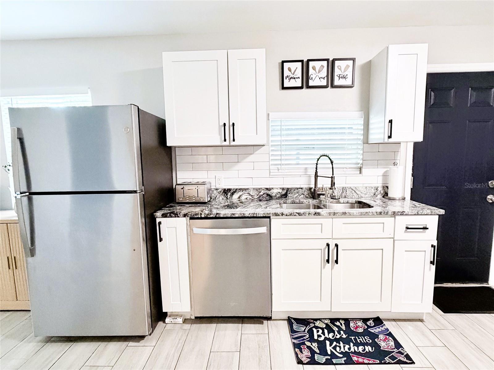 BELLEVIEW PARK SUB - Residential Lease