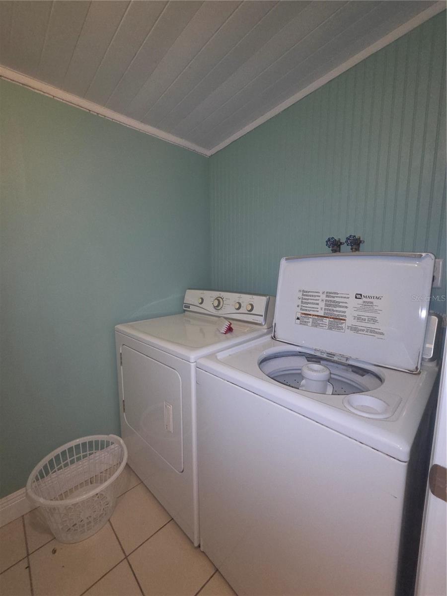 SWEETWATER GOLF & TENNIS CLUB ADD 01 - Residential