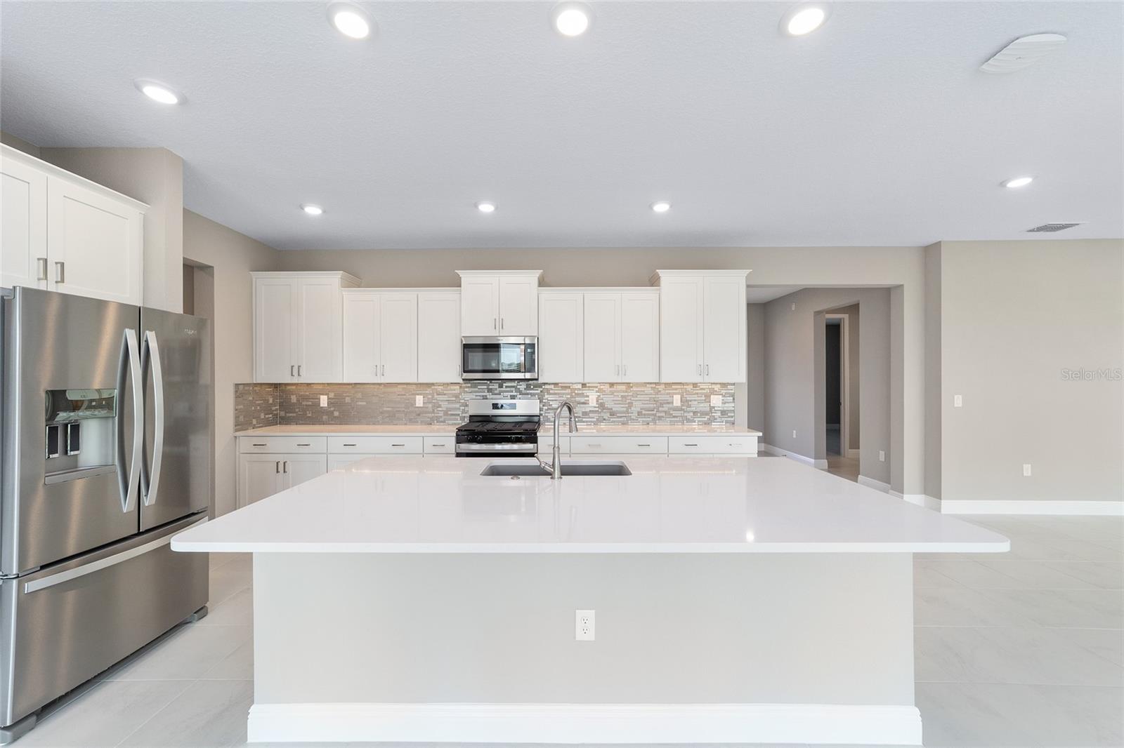 ON TOP OF THE WORLD - Residential Lease