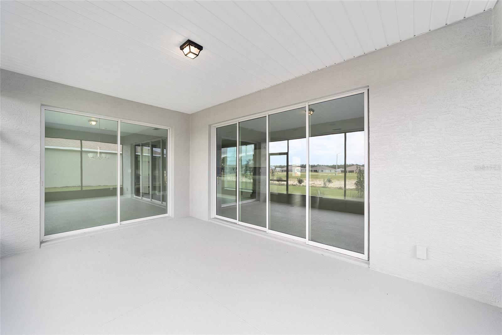 ON TOP OF THE WORLD - Residential Lease