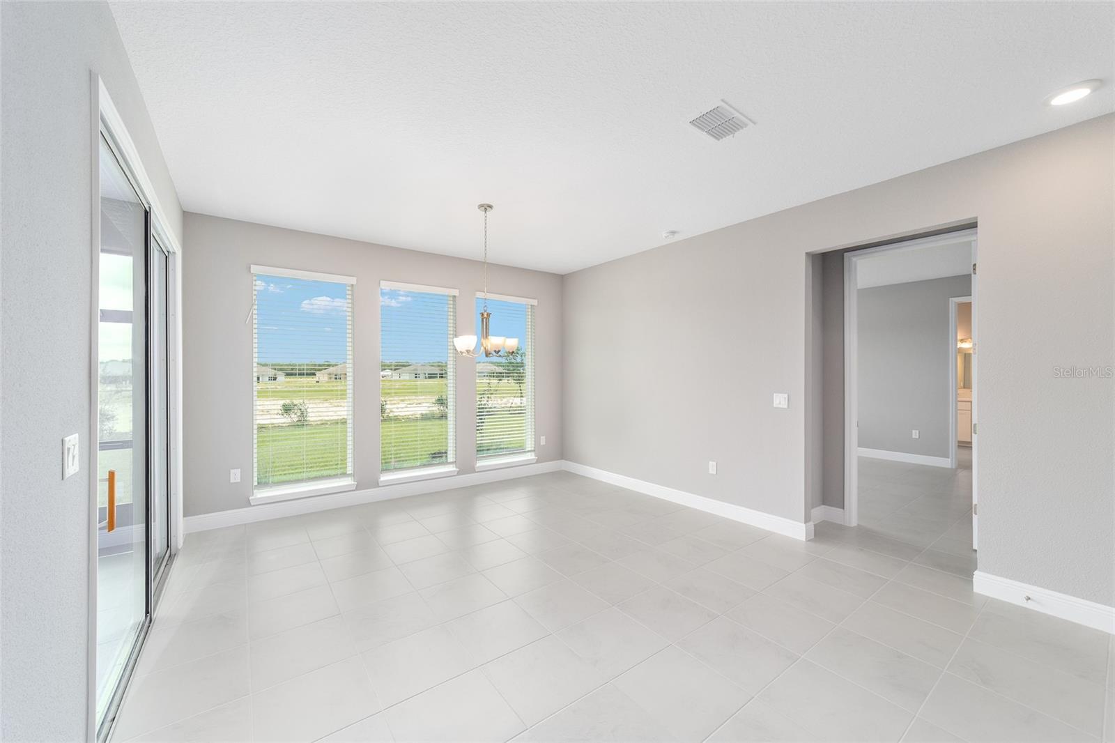 ON TOP OF THE WORLD - Residential Lease