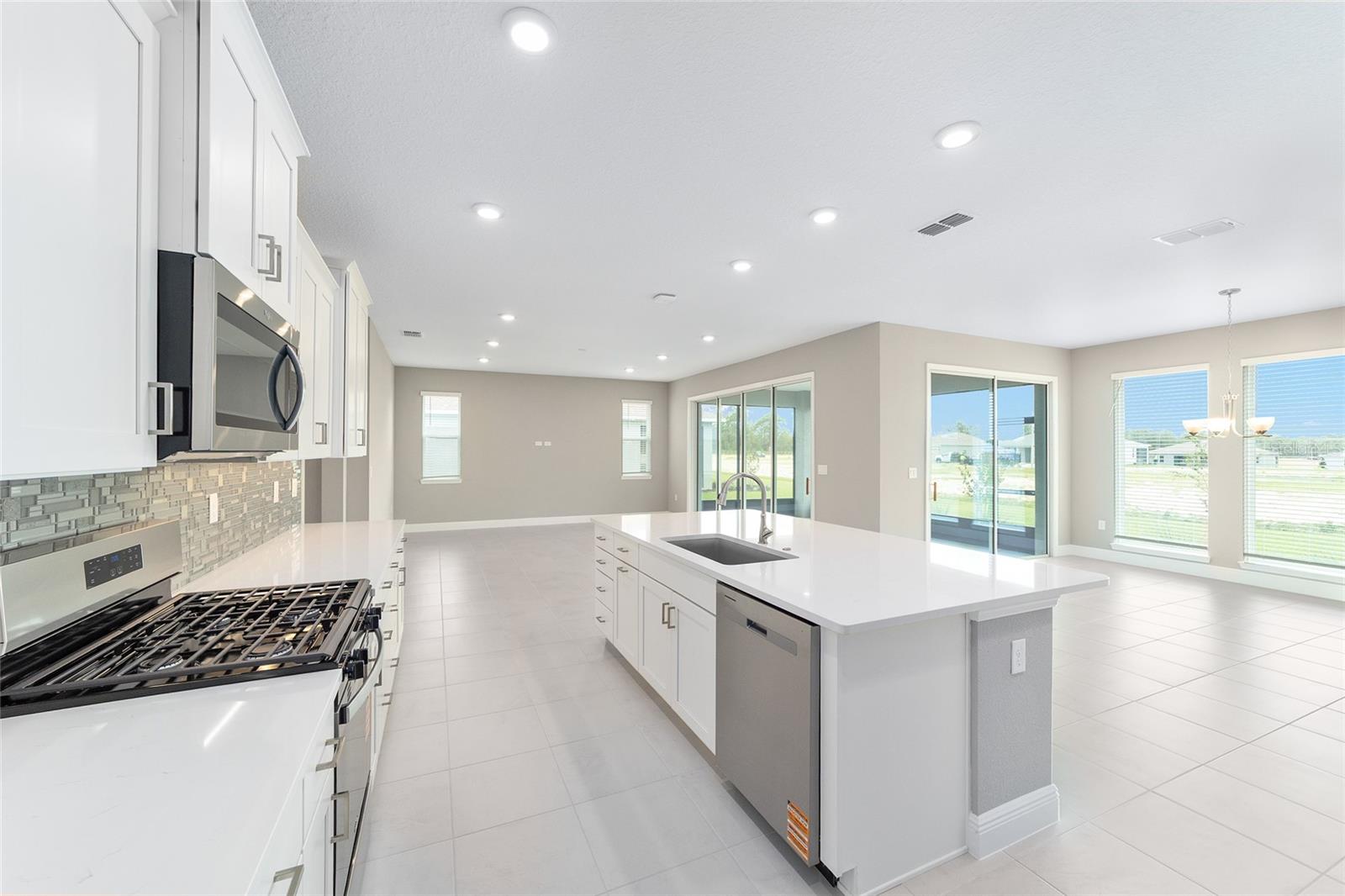ON TOP OF THE WORLD - Residential Lease