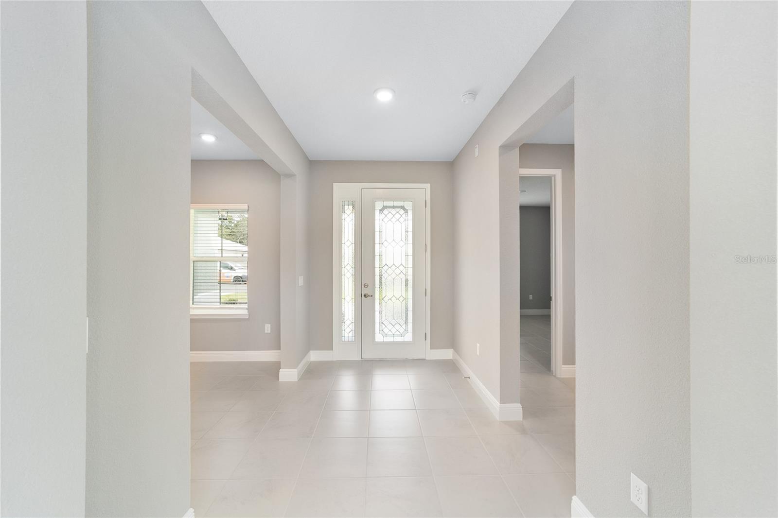 ON TOP OF THE WORLD - Residential Lease