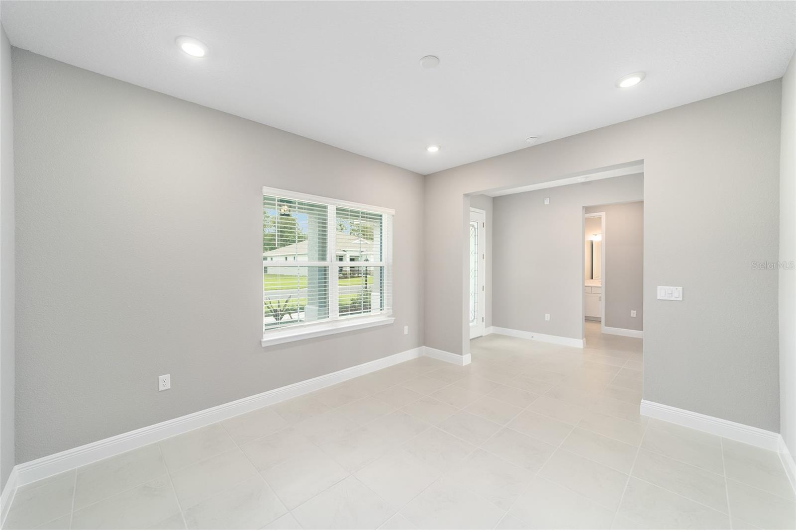 ON TOP OF THE WORLD - Residential Lease