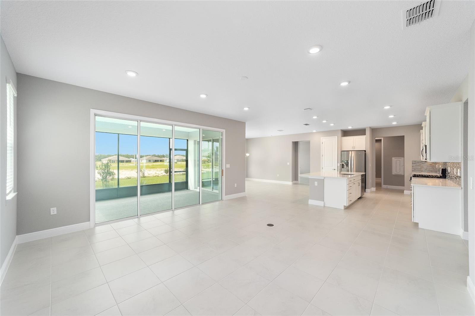 ON TOP OF THE WORLD - Residential Lease