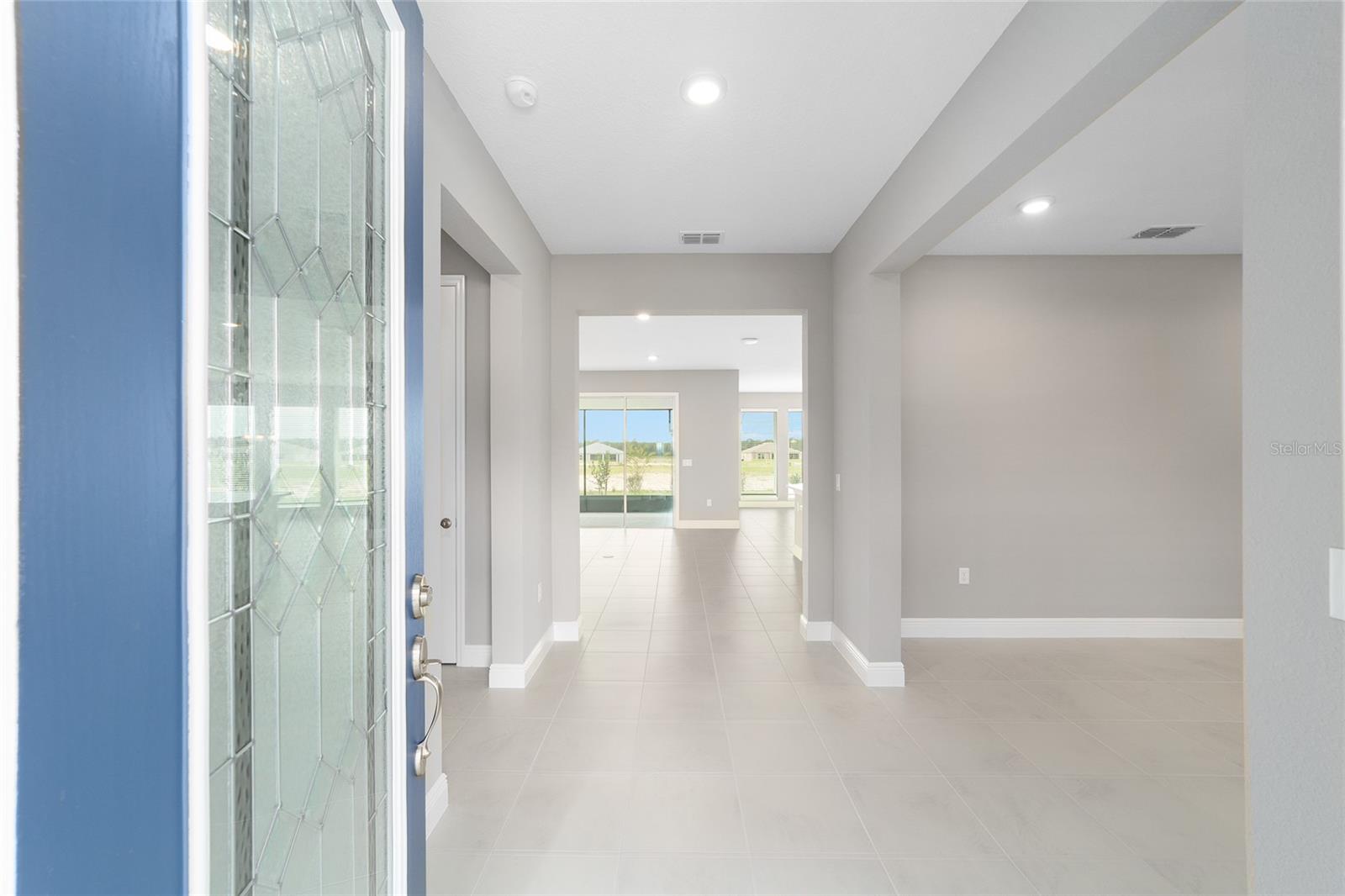 ON TOP OF THE WORLD - Residential Lease