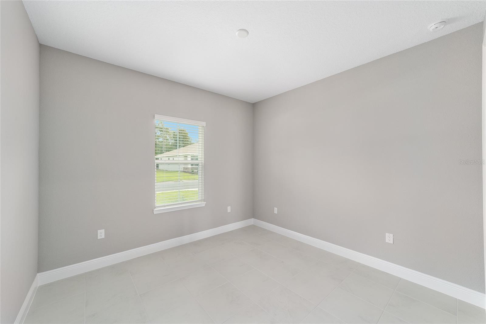 ON TOP OF THE WORLD - Residential Lease