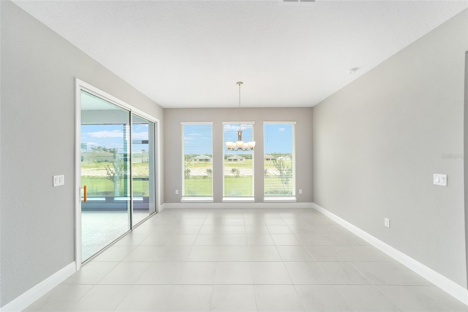 ON TOP OF THE WORLD - Residential Lease