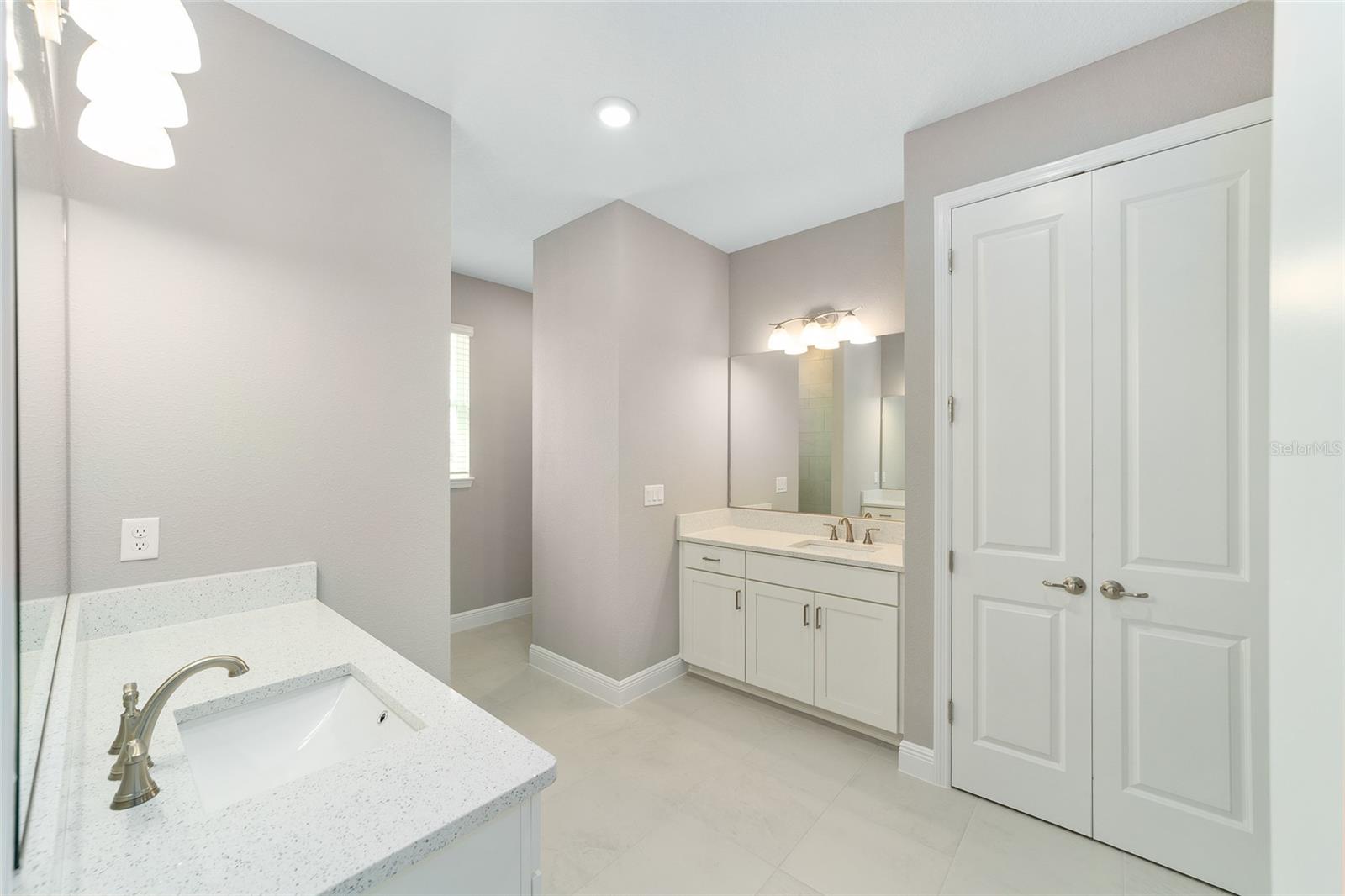 ON TOP OF THE WORLD - Residential Lease