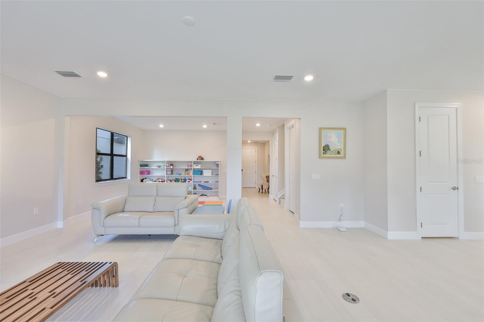 SAPPHIRE POINT PH IIIA - Residential