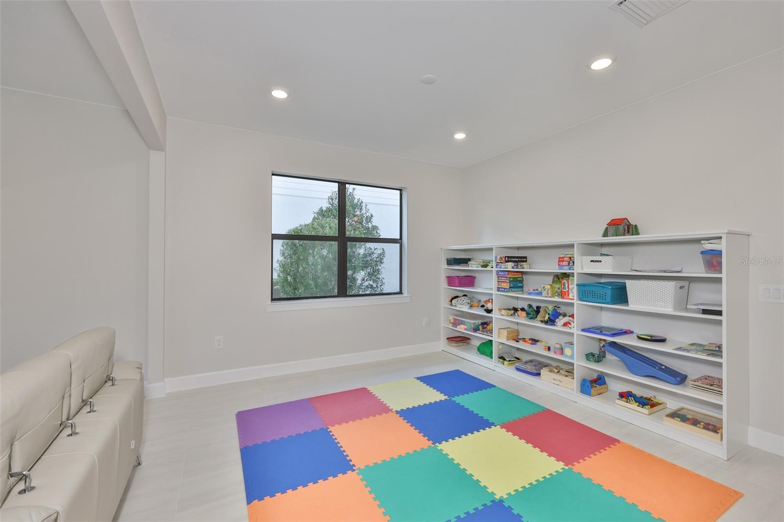SAPPHIRE POINT PH IIIA - Residential