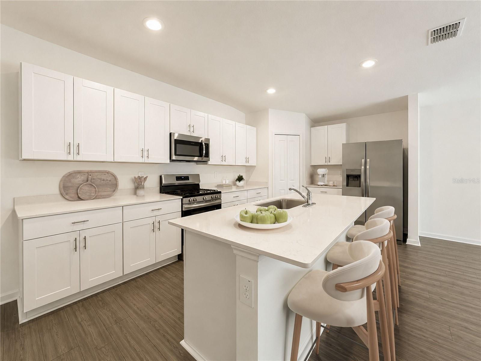 MARION OAKS - Residential
