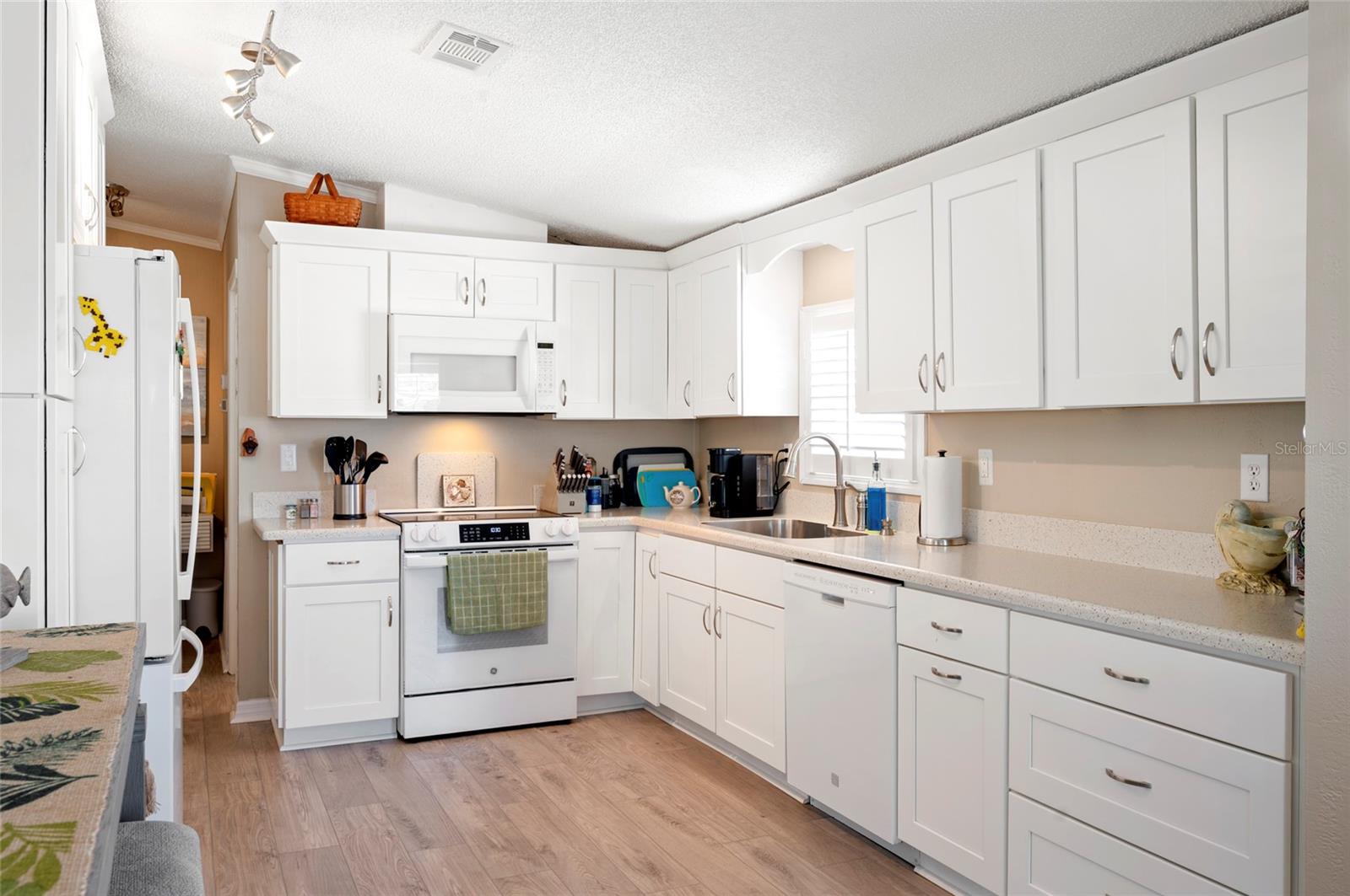 RIVER FOREST MHP - Residential