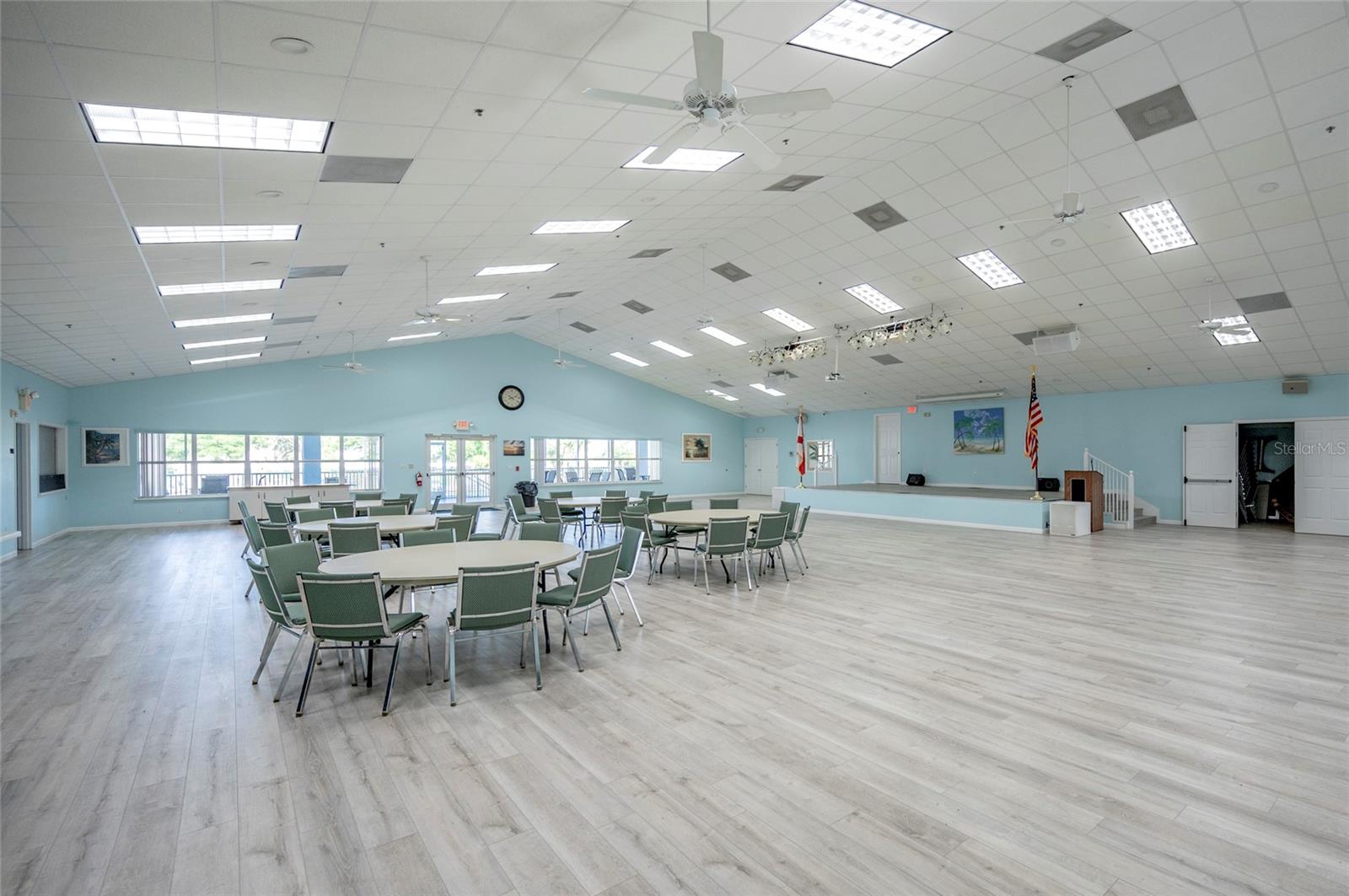 RIVER FOREST MHP - Residential