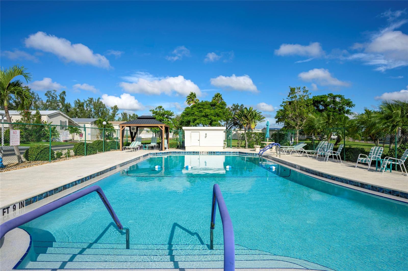 RIVER FOREST MHP - Residential