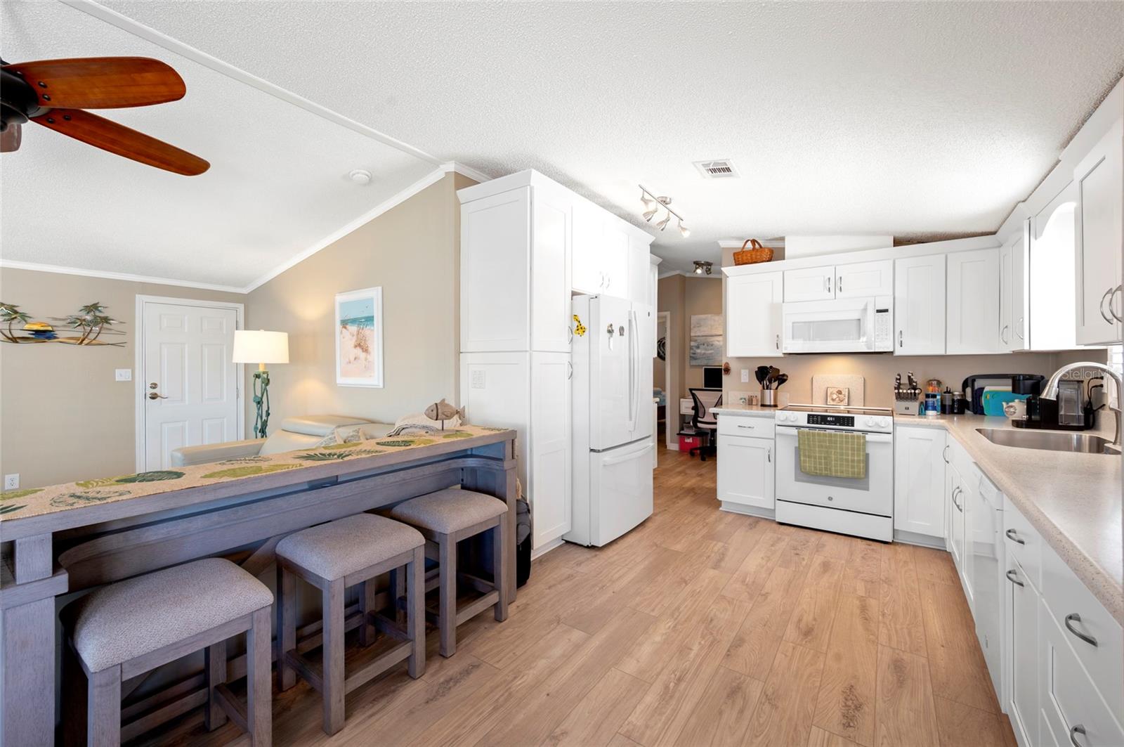 RIVER FOREST MHP - Residential