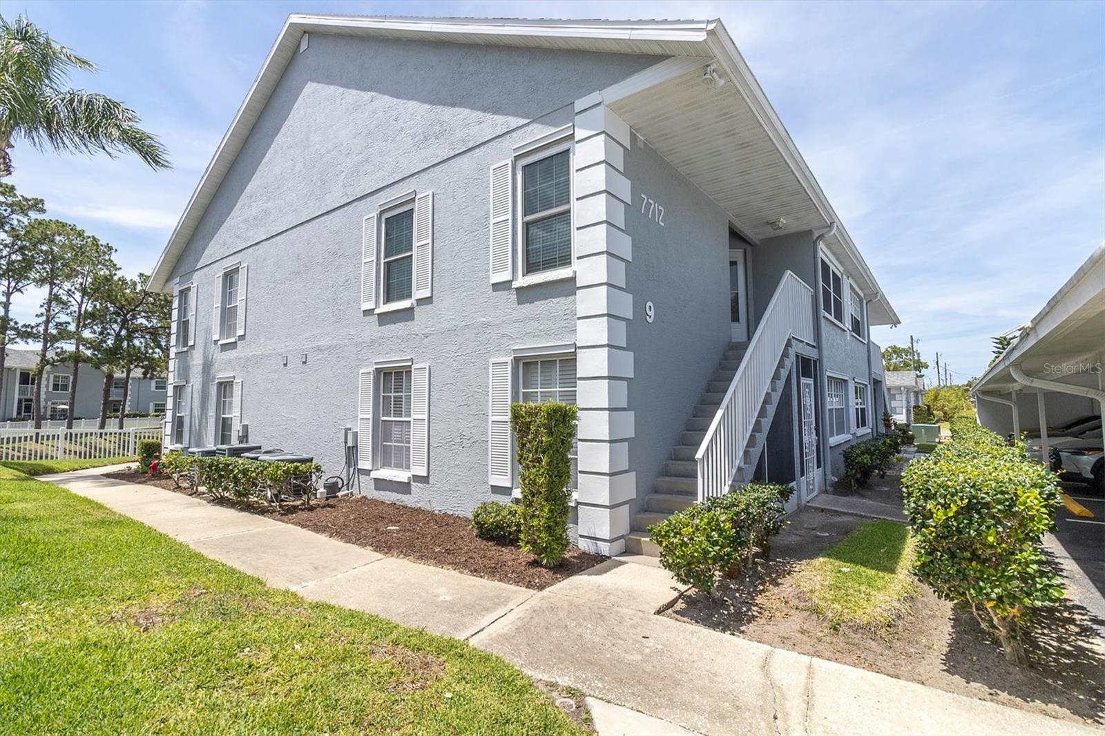 HILLSIDE CONDO - Residential