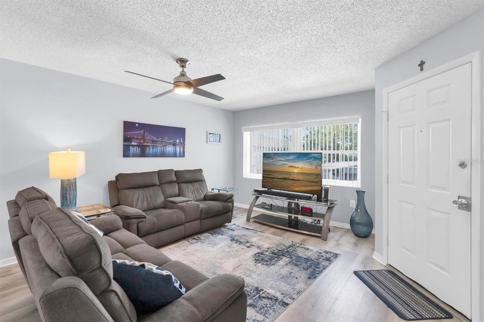 HILLSIDE CONDO - Residential