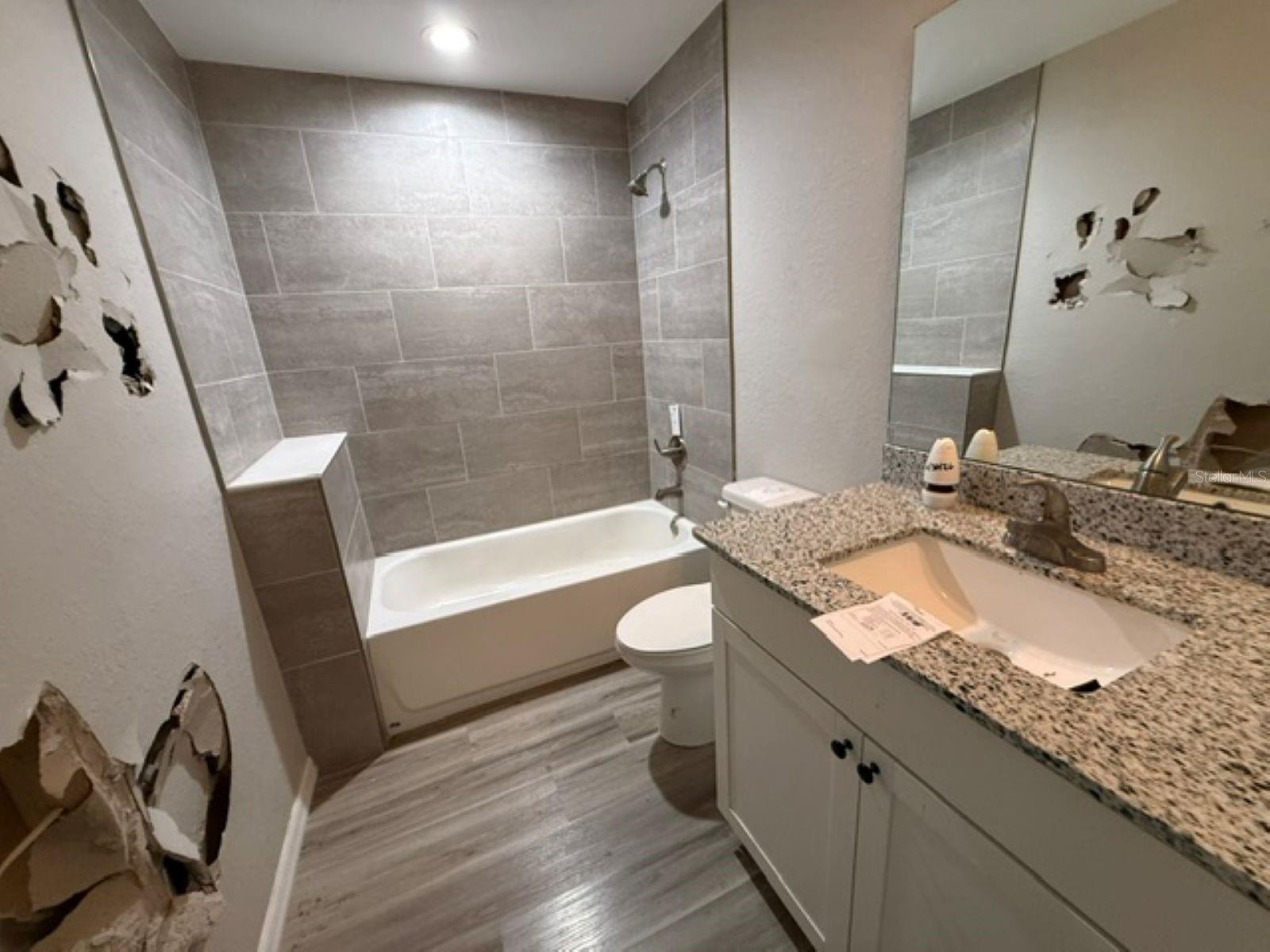SILVER SPRINGS SHORES - Residential