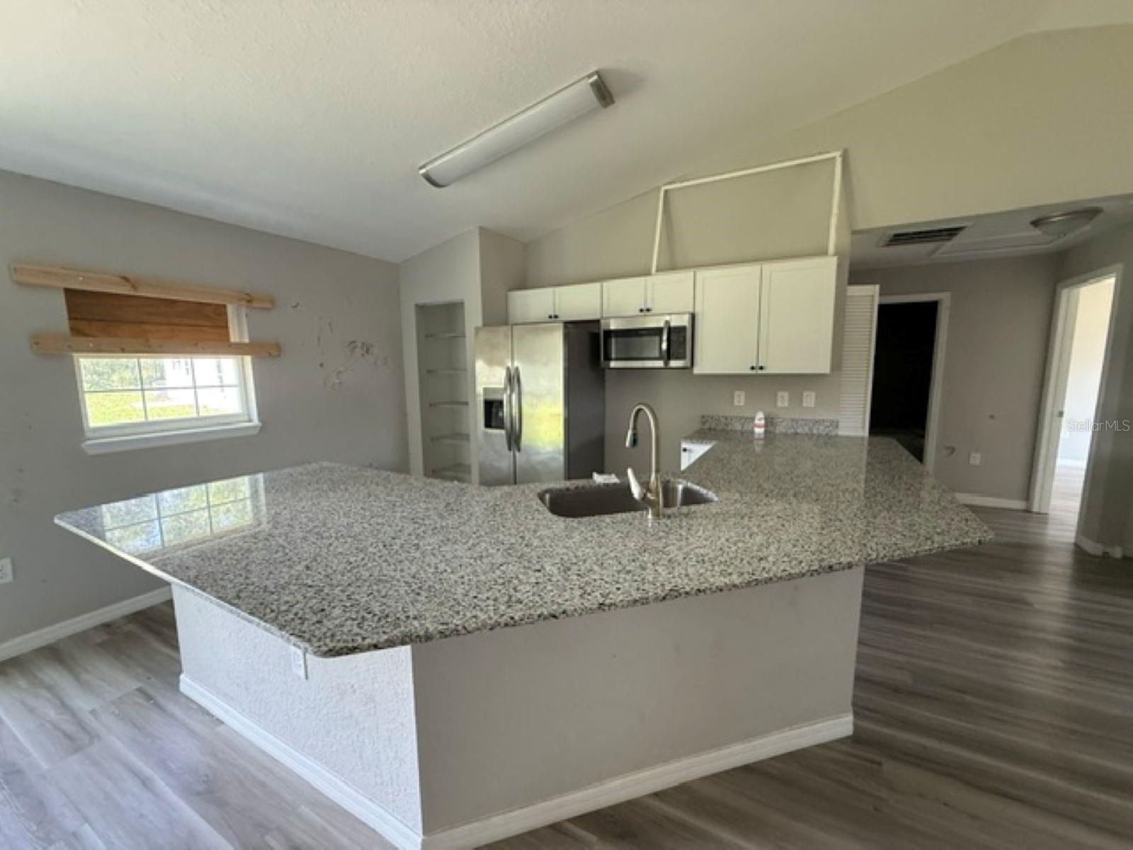 SILVER SPRINGS SHORES - Residential