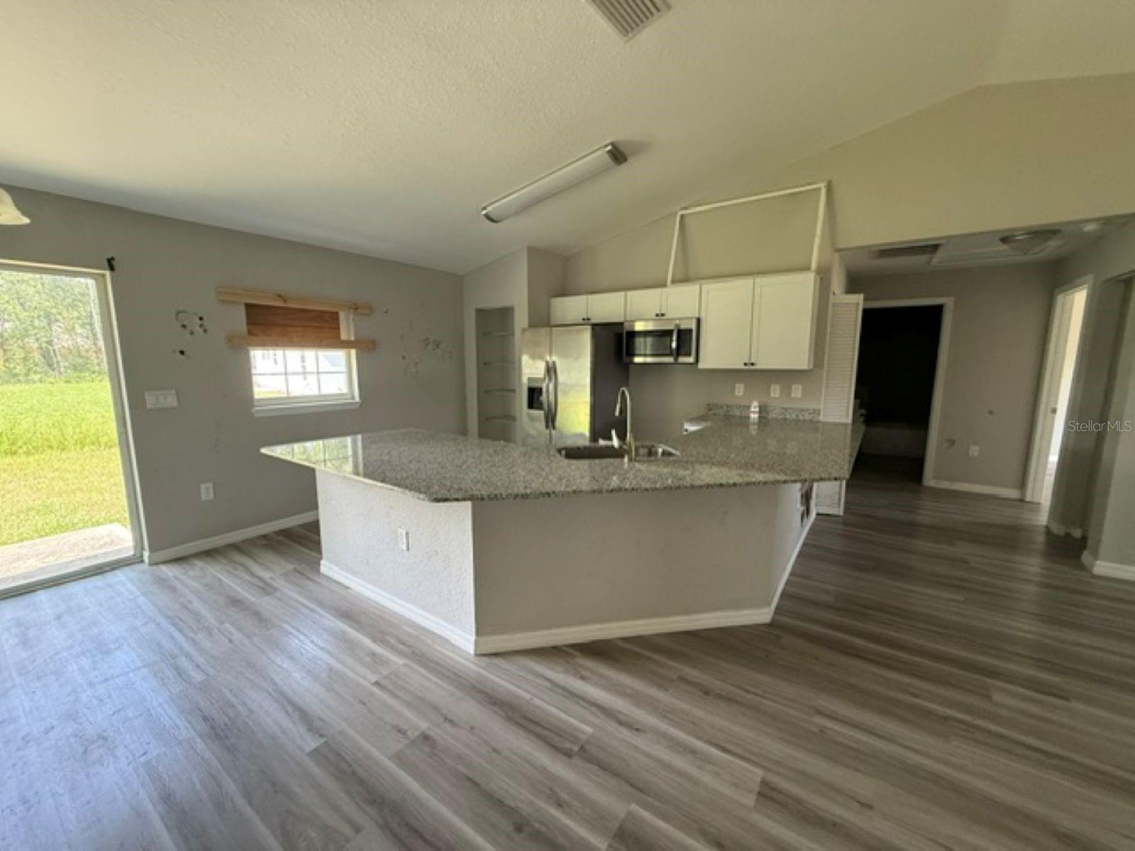 SILVER SPRINGS SHORES - Residential
