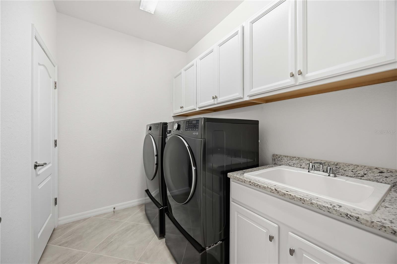 SARASOTA NATIONAL PH 13-B - Residential