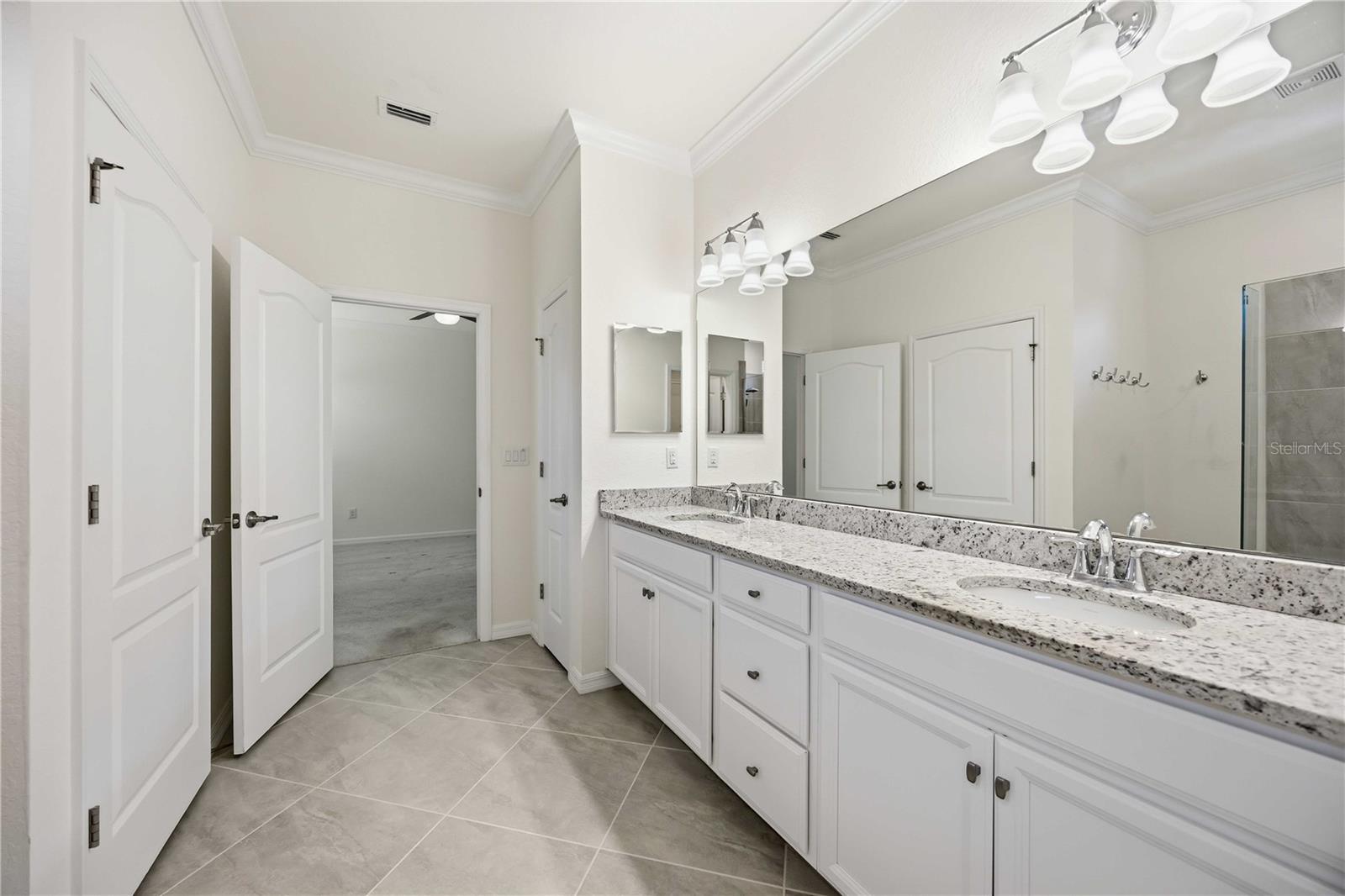 SARASOTA NATIONAL PH 13-B - Residential